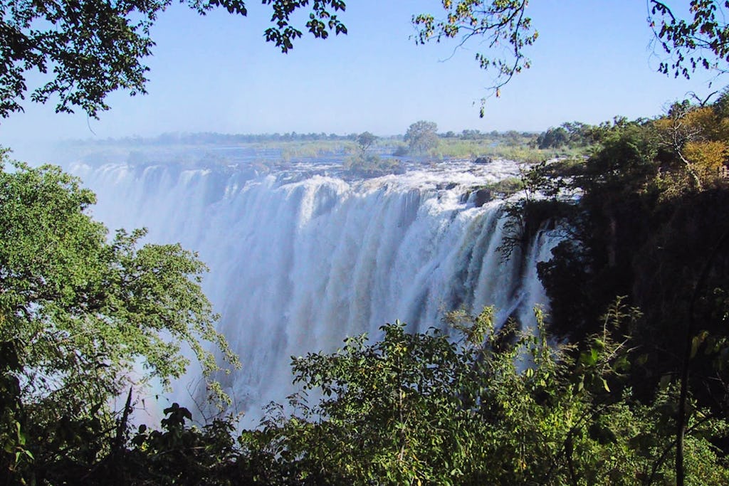which side of Victoria falls is better