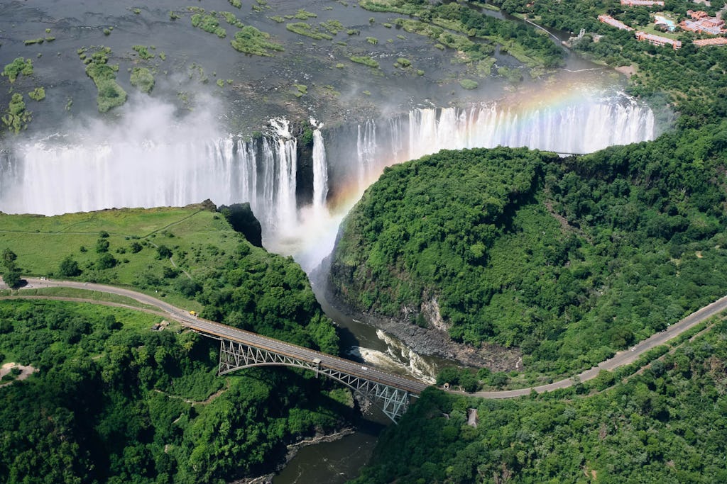 which side of victoria falls is better