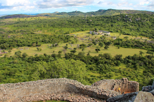 What are the Great Zimbabwe Ruins?